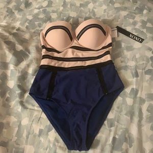 Brand XOXO, size M, material: 82% nylon/ 18% spandex